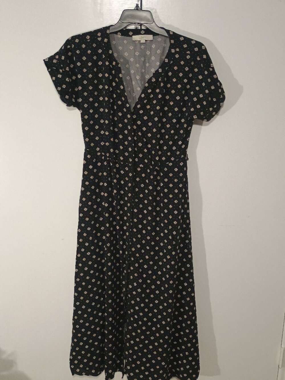 LOFT Size 10 Black Geometric Print Rayon V-Neck Short Sleeve Maxi Dress - Picture 2 of 8